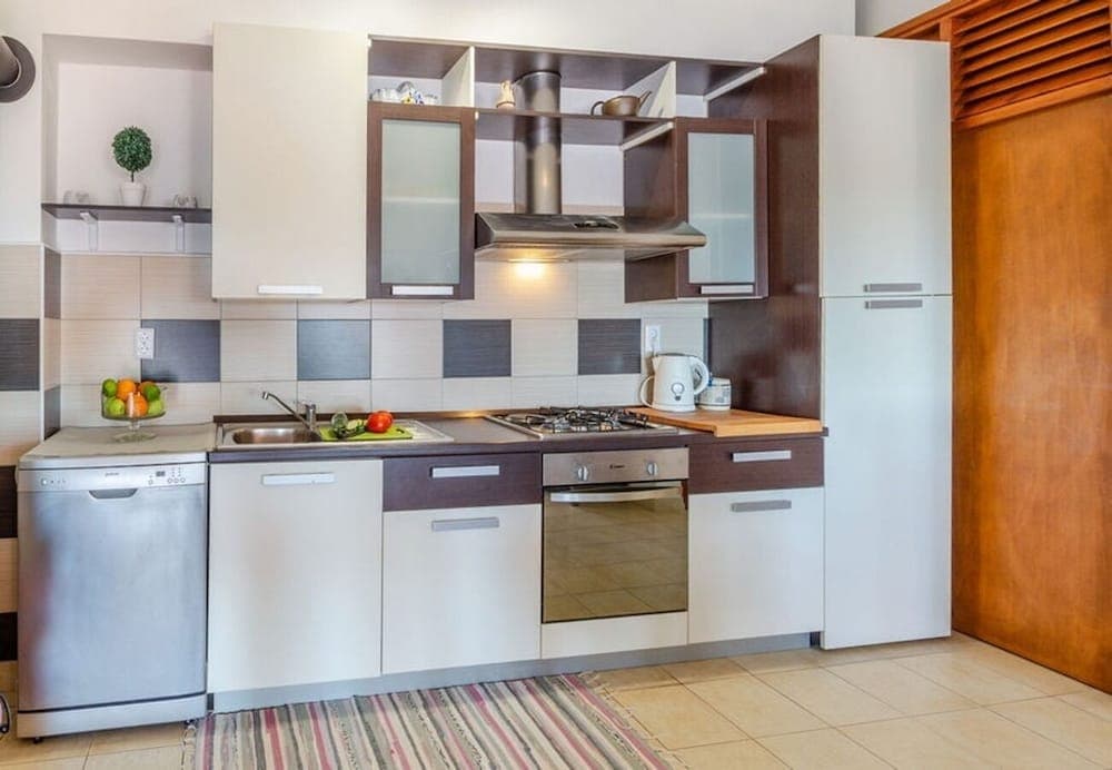 Zak - 30m From Beach - A1 Maks