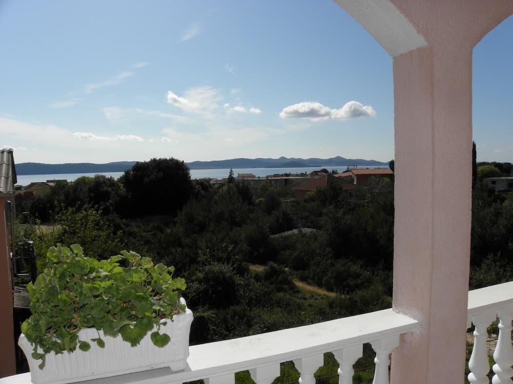 Pool - Swimming Pool and Grill - A3