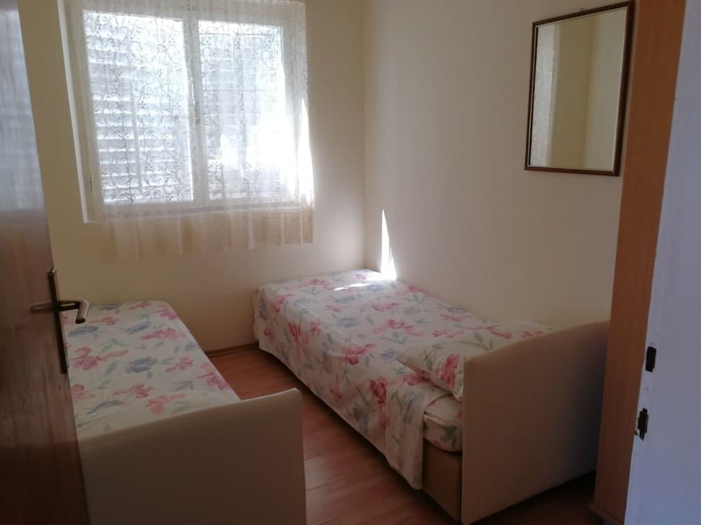 Dob - 5m From the sea - H