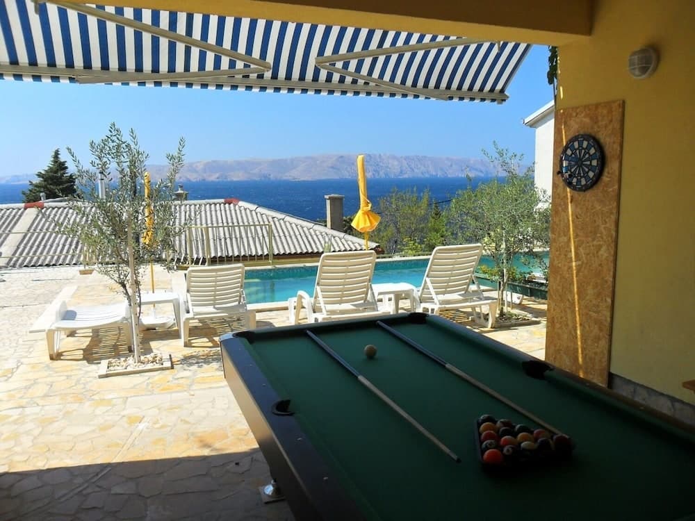 Zlato - With Pool - A4 Mendula