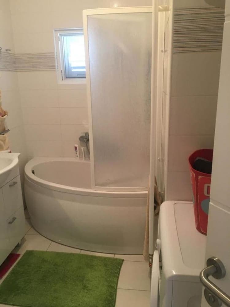 Modesty - Comfortable - A1