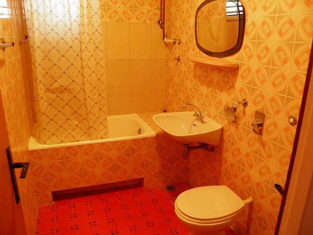 Angela - With Beautiful Courtyard - A1