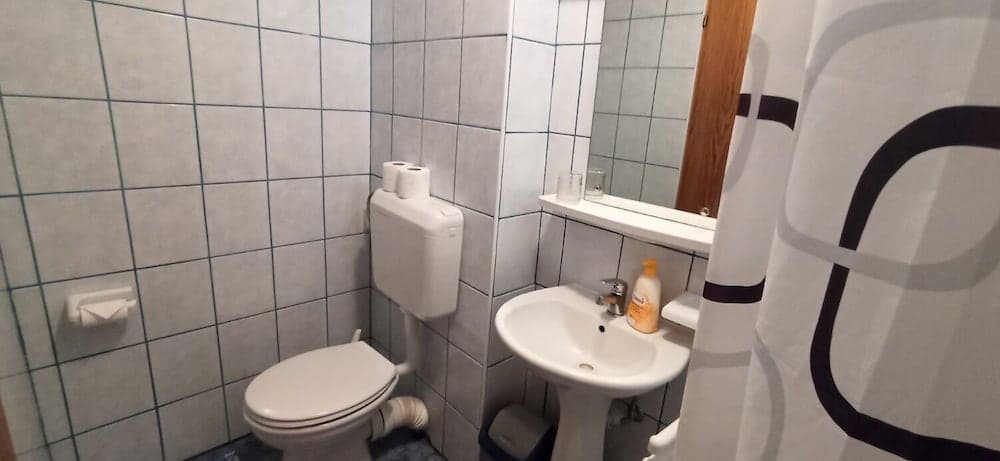 Davor - With Parking - A7