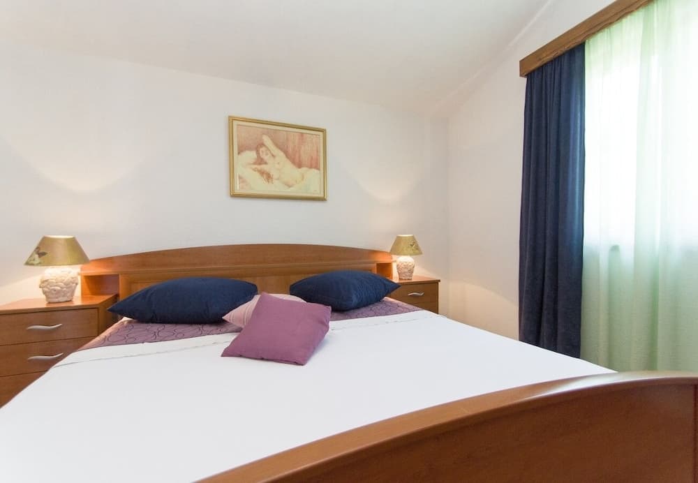 Dijana - 20m From the sea - A1 Antica