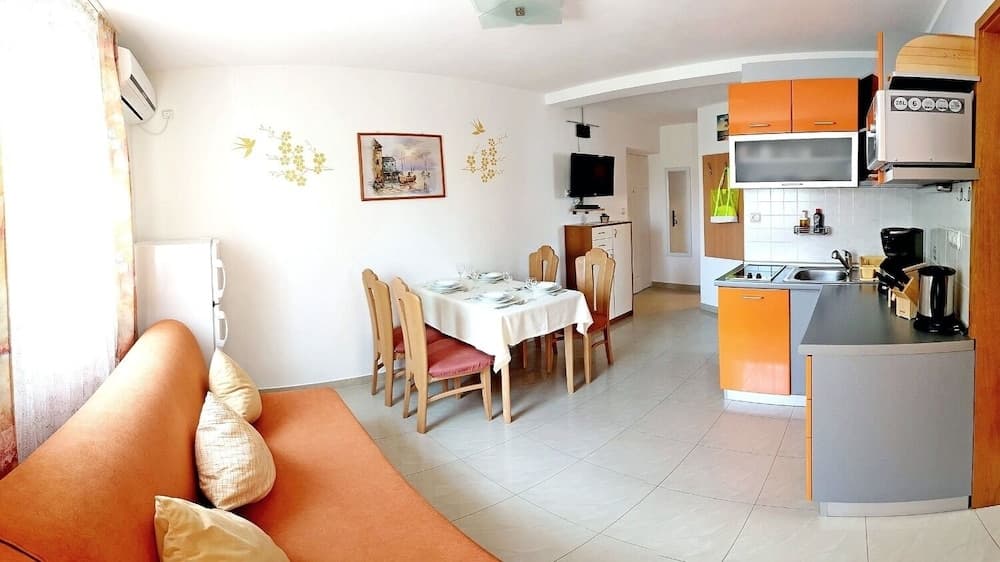 Amalia - Family Friendly With Parking - A1 Gabi