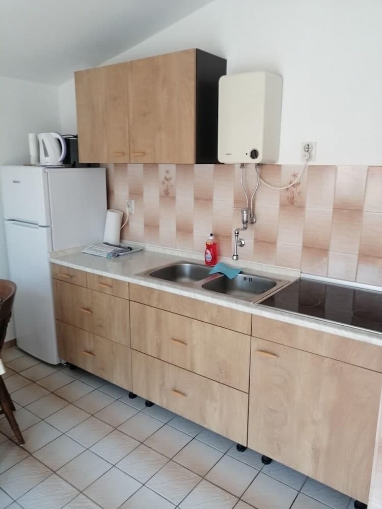 Sandra - 40m From the sea & Parking - A1