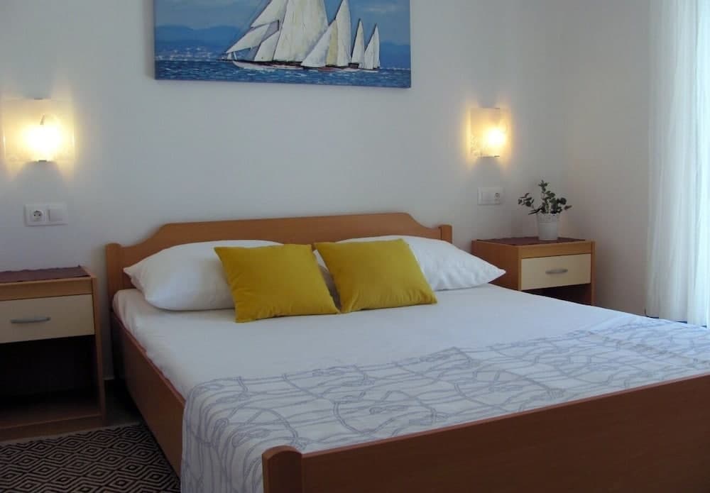 Neve - 50 m From Beach - A5