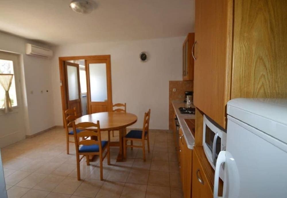 Martina - Large and Comfortable Apartments - A2 Ema