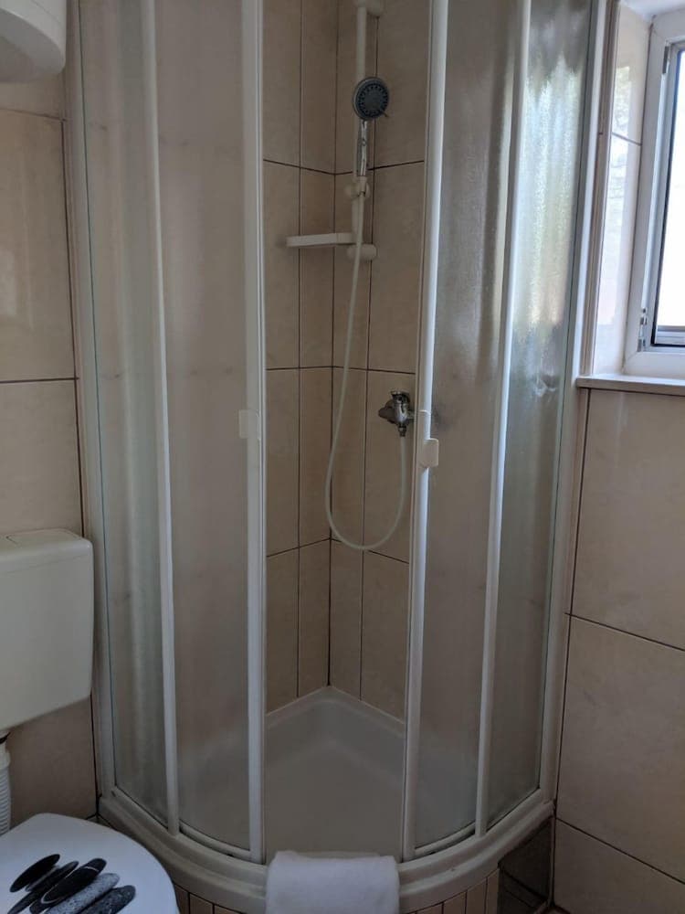 Jak - Parking and BBQ - A2