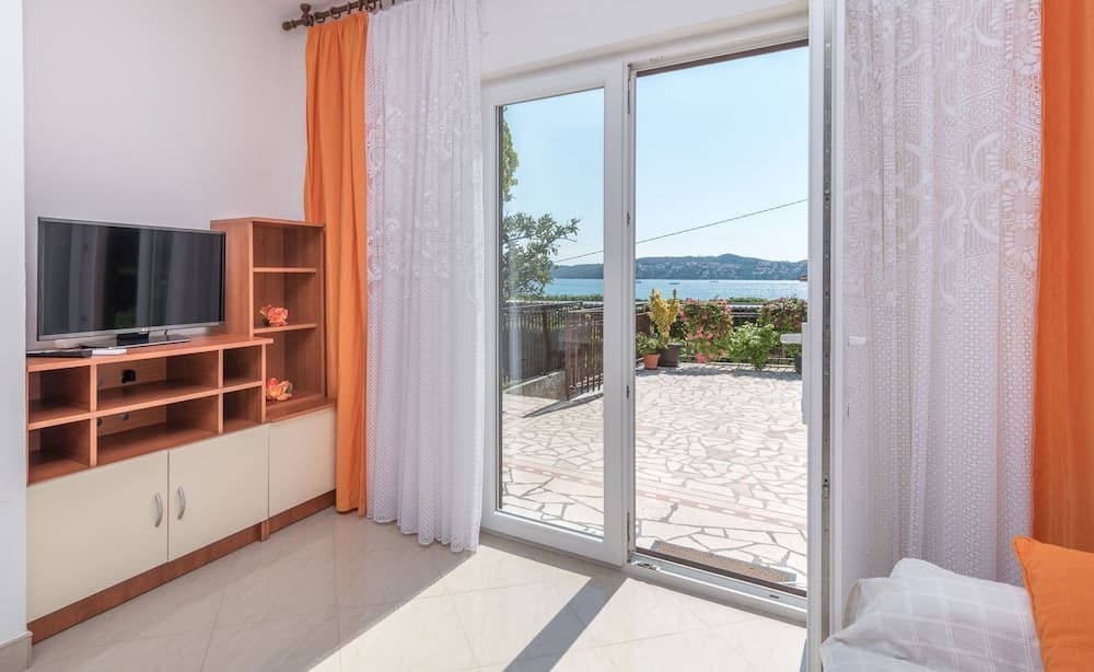 Vin - 40 m From sea - A1