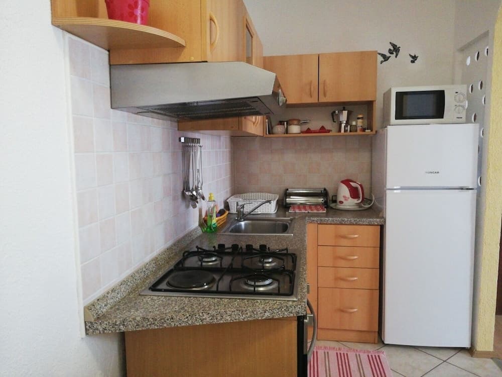 Sarin - Free Parking and Flat Internet - A1