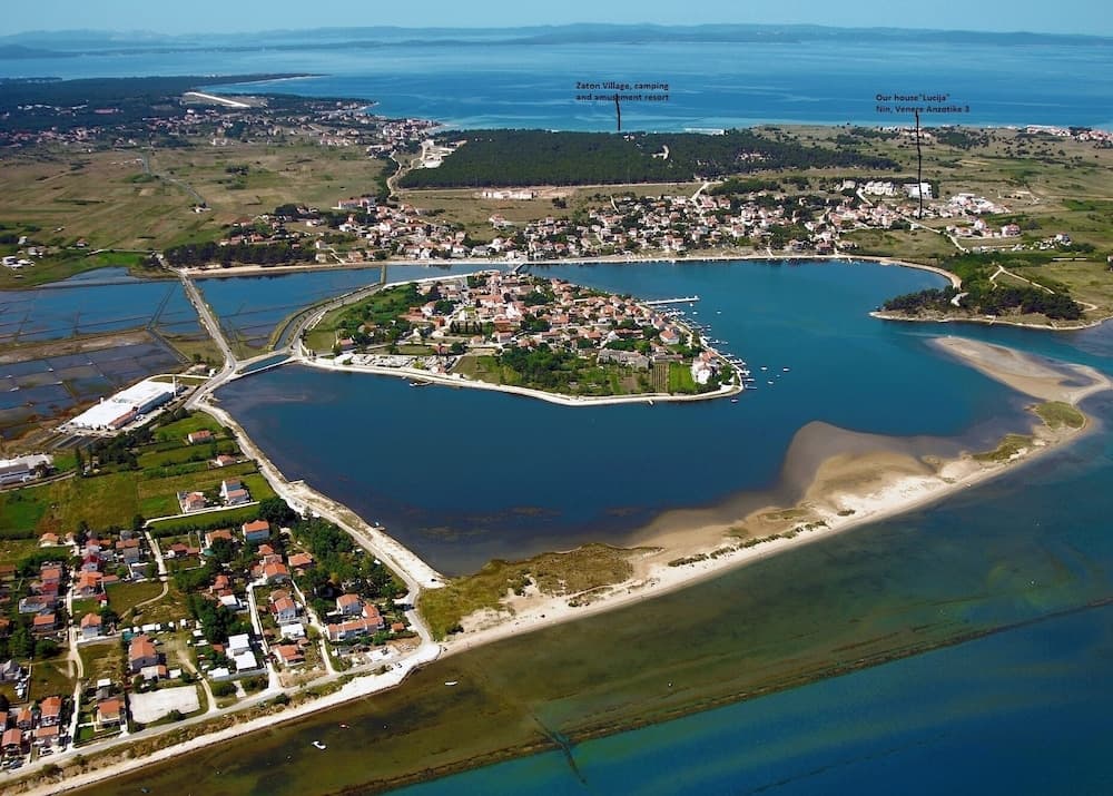 Luce - With Parking - A3