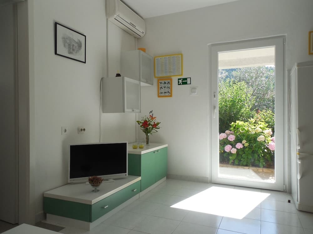 A&M - 30 m From Beach - A1