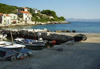 Nik - 5 m From sea - H