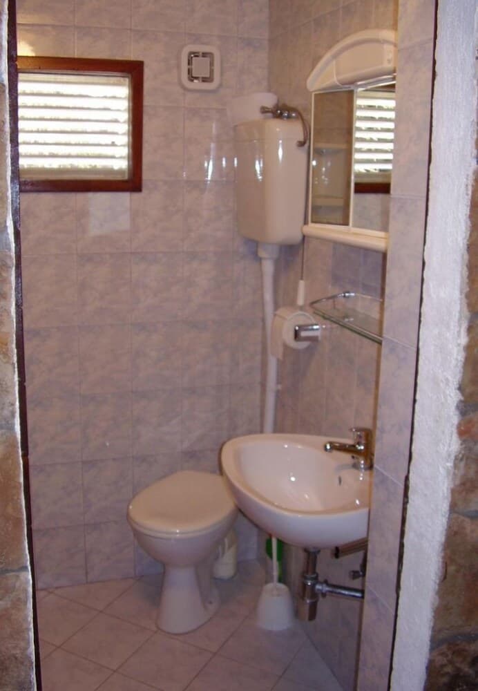 Nik - 5 m From sea - H