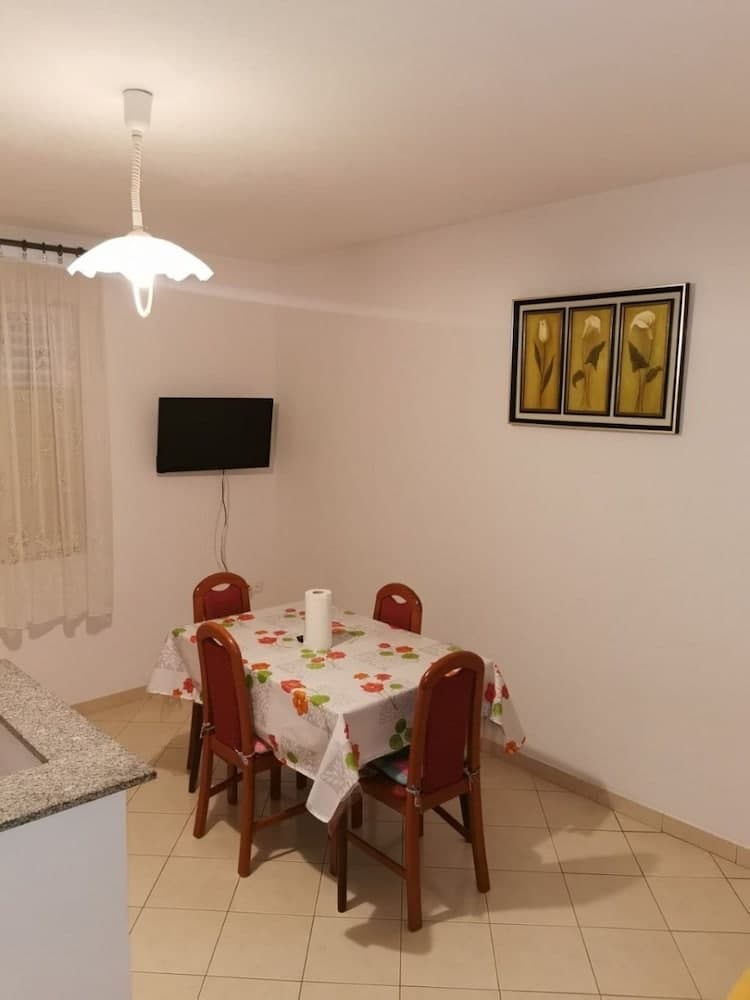 Dalibor - 5m From the sea With Parking - A6