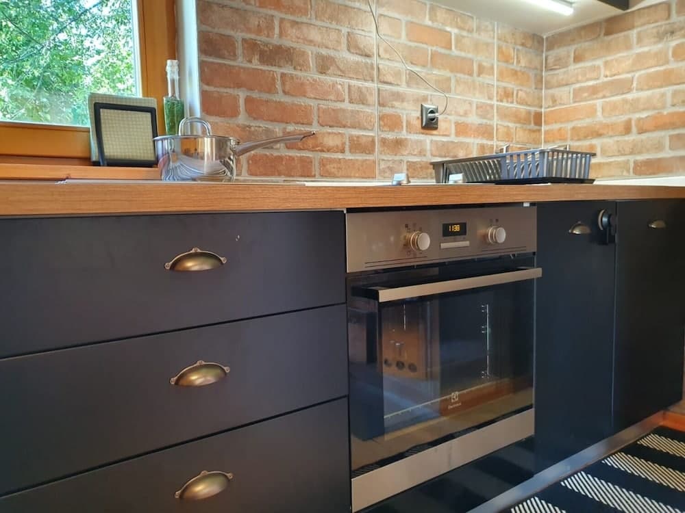 Laura - Wooden House - H