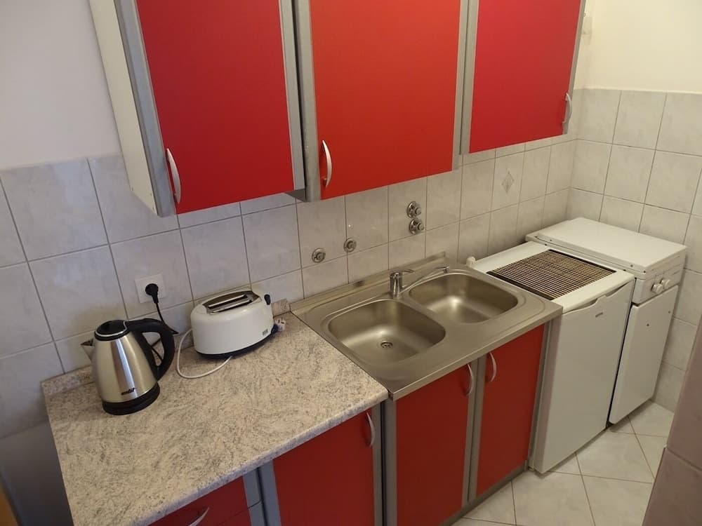 Don - 90m From the sea - SA1 2S