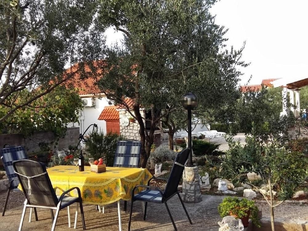 Edi - 40 m From Beach - SA4