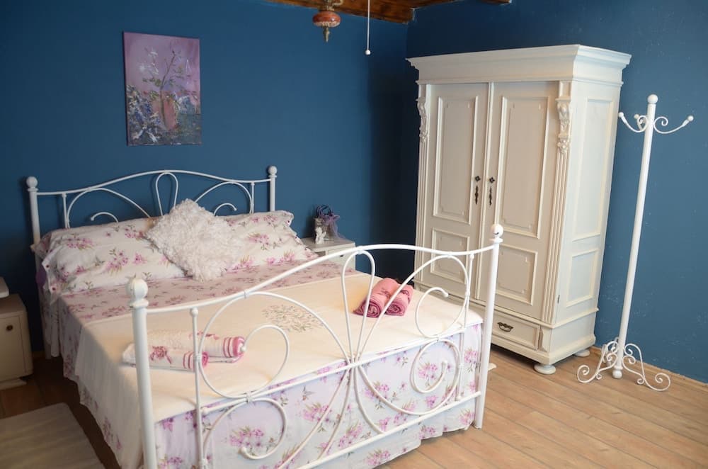 Mare- Close to the sea - H