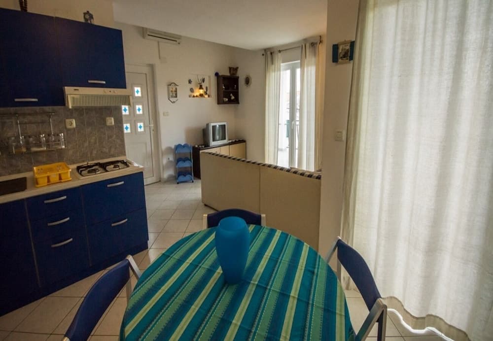 Daju - 3 Colours - A1 Plavi