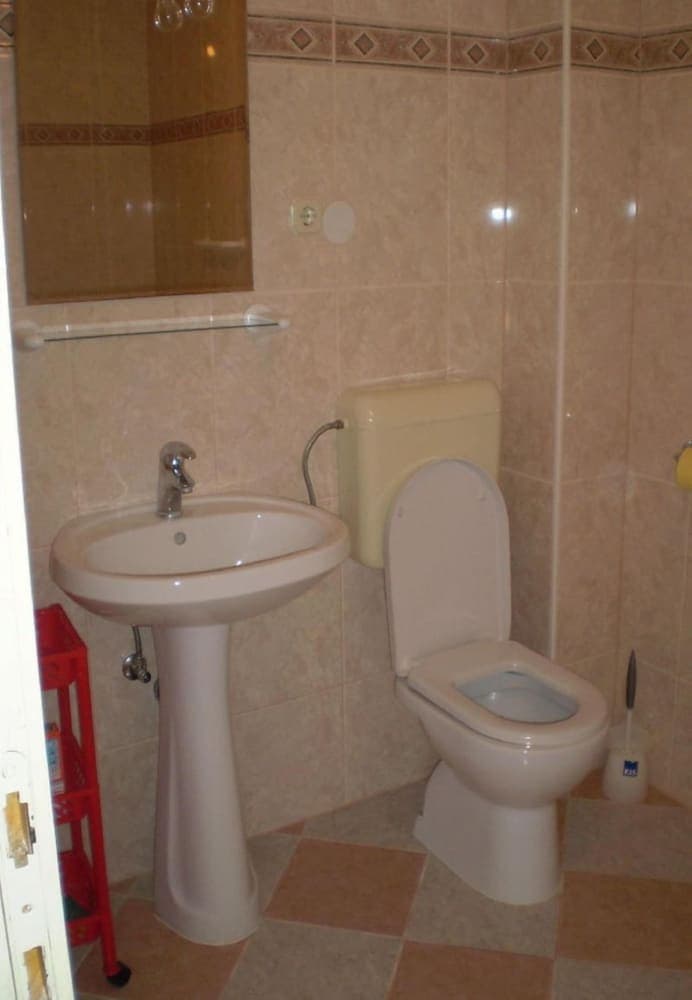 Var - With Nice Garden - A1