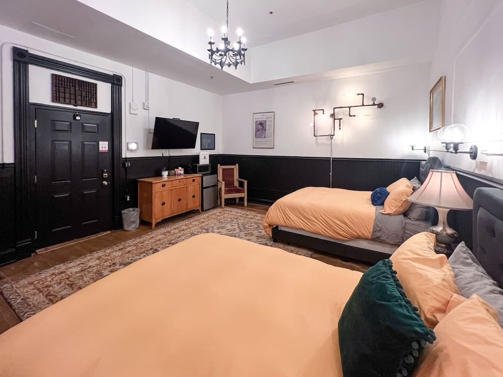 The Oliver Inn | Duluth Hotel Near Canal Park