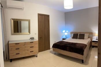 Spinola Bay 3-double Bed Near Beach Prime Location