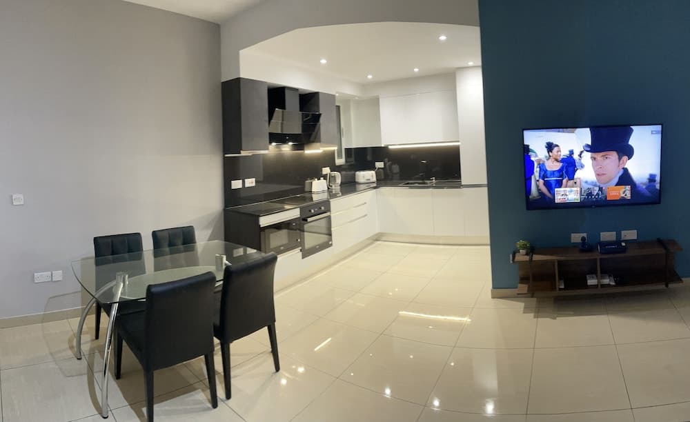 Spinola Bay 3-double Bed Near Beach Prime Location