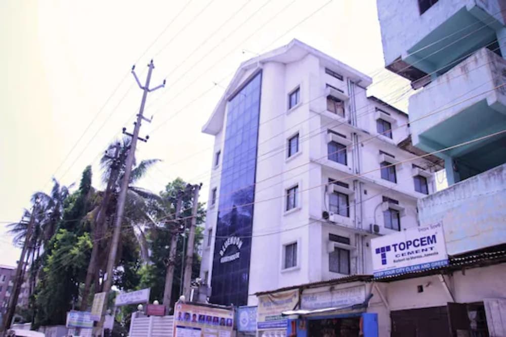 Goroomgo Blue Moon Guest House Guwahati