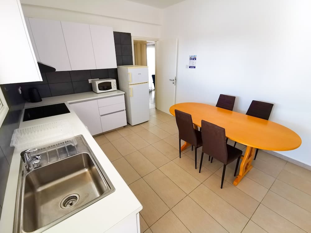 Off Course Seaview Apartment