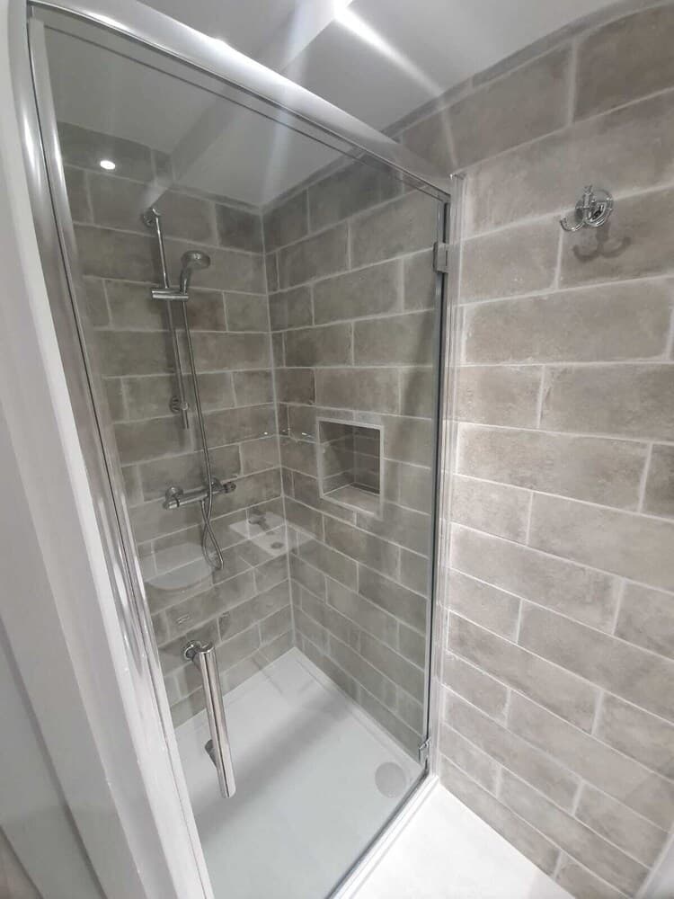 2 Bed Hollywood Movie Themed Apt