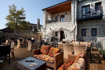 Nisista Lodge Mountain View