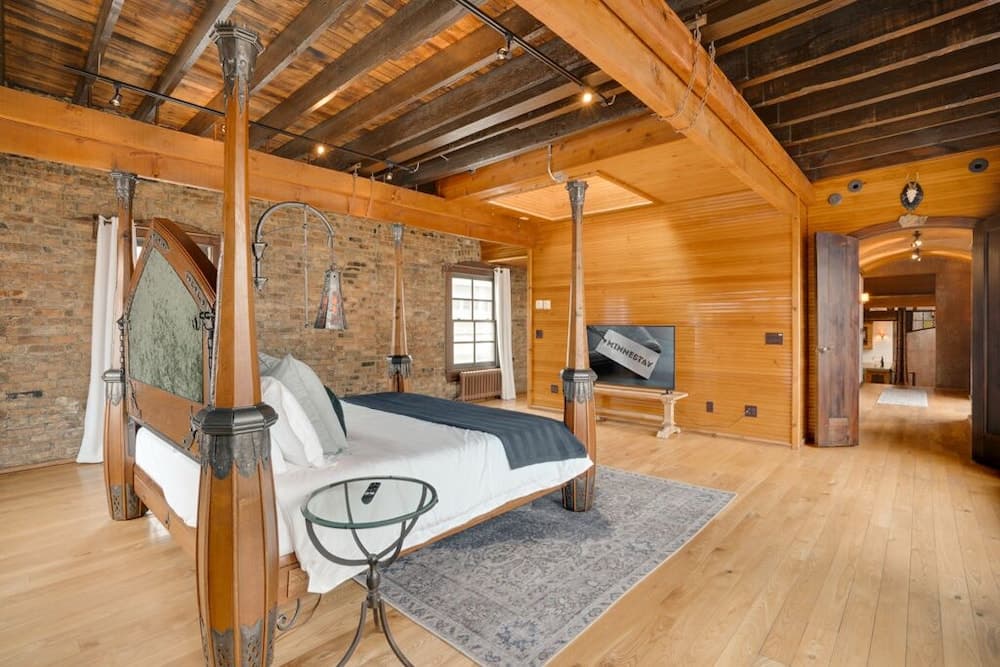 Downtown Rockstar Residence