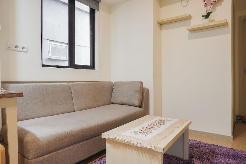 Comfort 1Br With Working Room At Meikarta Apartment