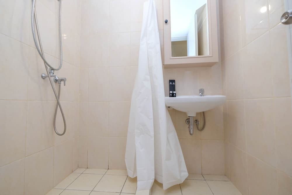 Cozy And Strategic Studio At Springlake Summarecon Apartment