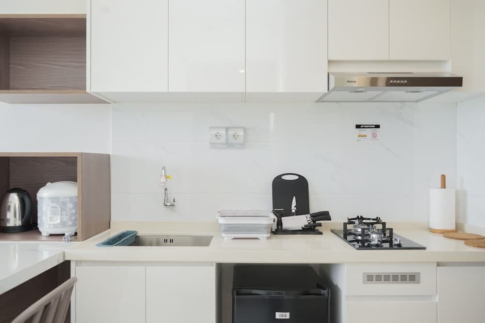 Homey And Cozy Living 2Br At Sky House Bsd Apartment