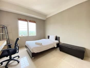 Simply Executive Studio At Pinewood Apartment