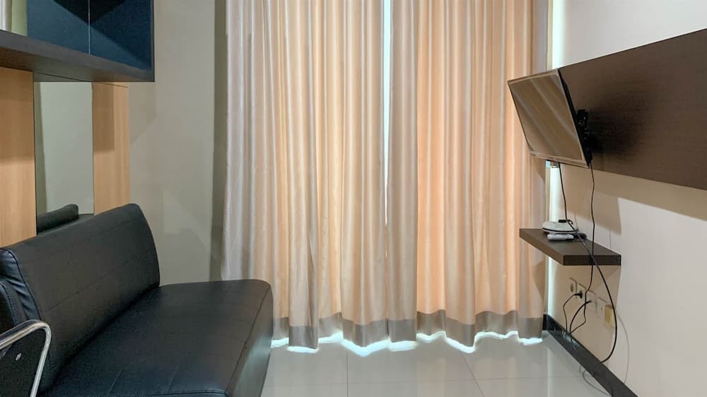 Nice And Comfort 1Br At Sky Terrace Apartment