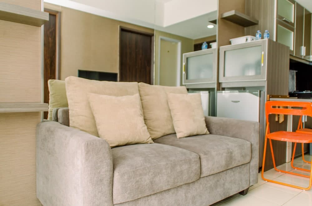 Nice And Elegant 2Br At Serpong Greenview Apartment