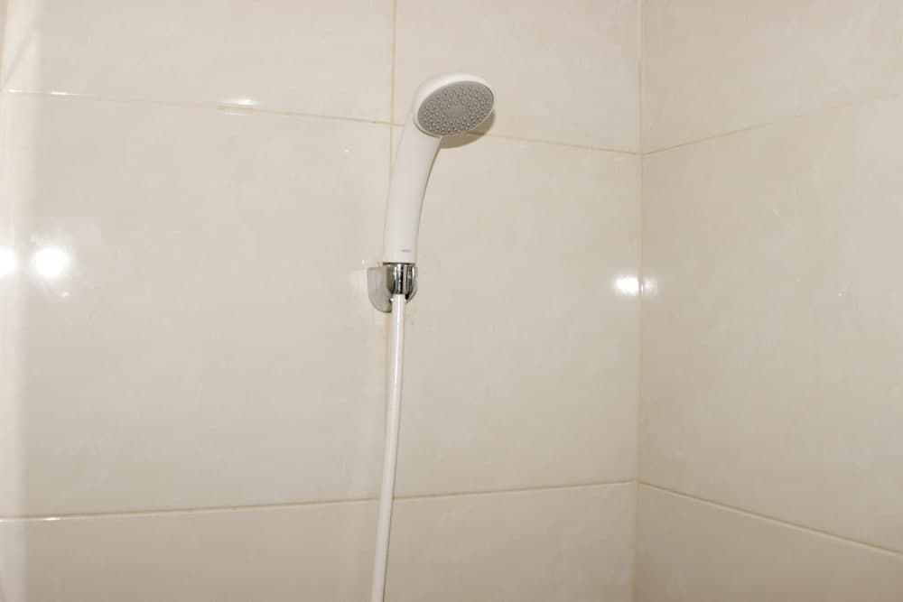 Homey And Cozy Studio Apartment At Elvis Tower