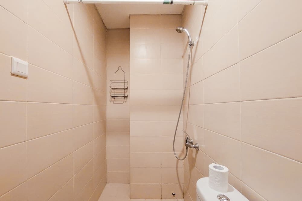 Cozy Living Studio At Saveria Apartment