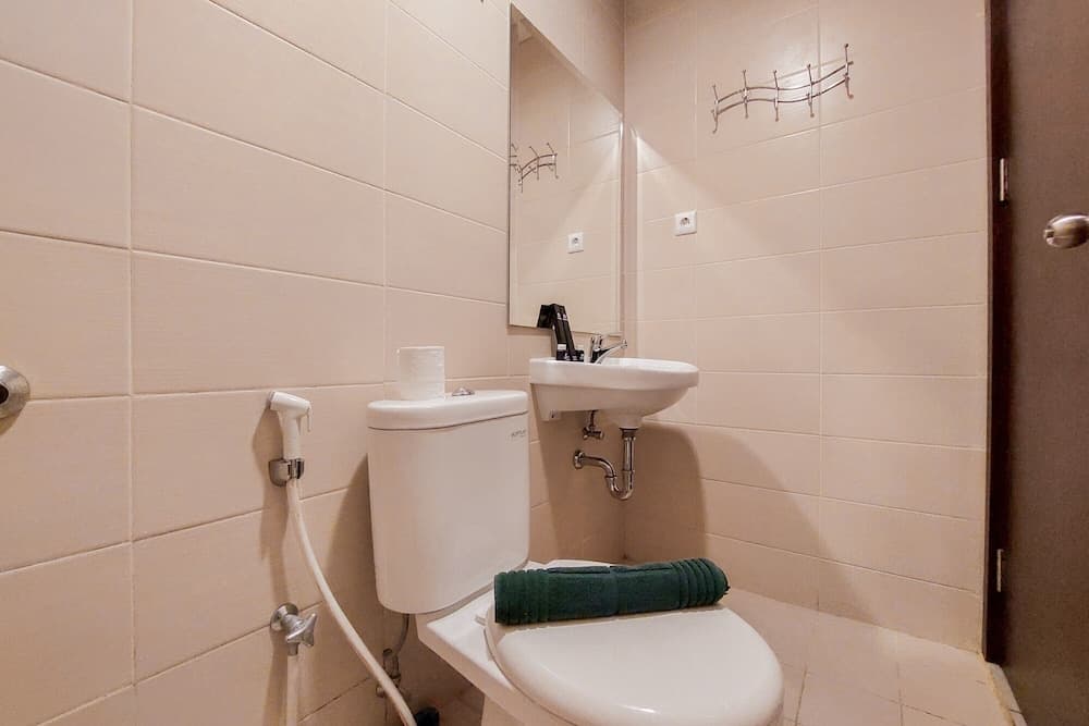 Cozy Living Studio At Saveria Apartment