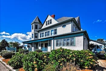 The Inn on Onset Bay