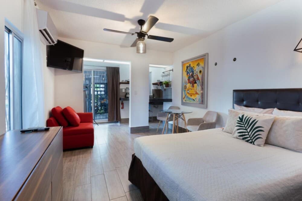 Lovely Studios in PDC 5 min to the Beach