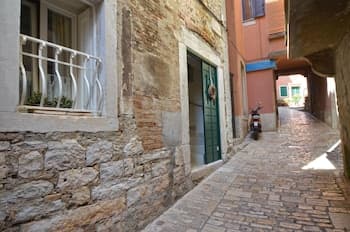 Lavanda - Casale Studios