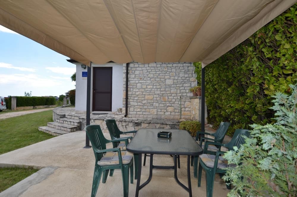 Kazun in Zminj With 1 Bedrooms and 1 Bathrooms