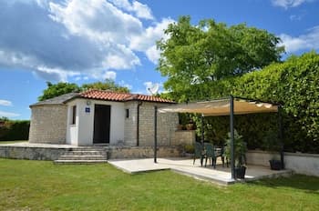 Kazun in Zminj With 1 Bedrooms and 1 Bathrooms