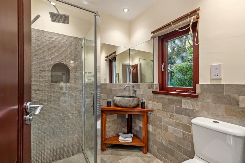 Glendale Cottage - Sea Views Beach Access Hot Tub