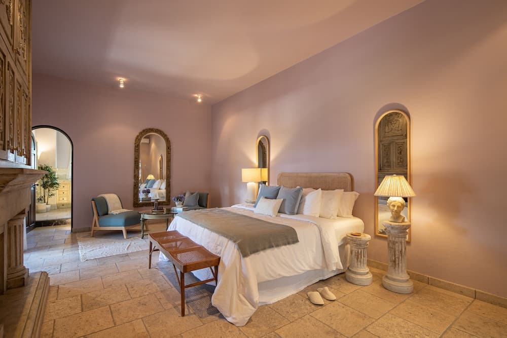 HOLT Magnificent 6BR Villa in Malanquin Golf Club